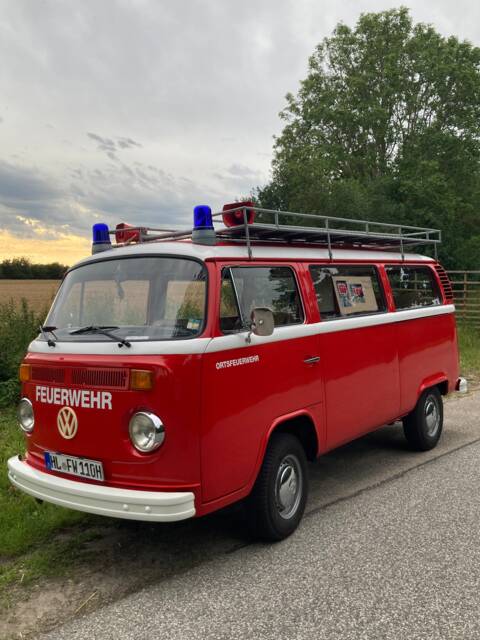 Bild 1/28 von Volkswagen T2b Kleinbus (1976)