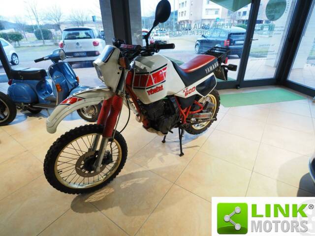 Image 1/10 de Yamaha DUMMY (1983)