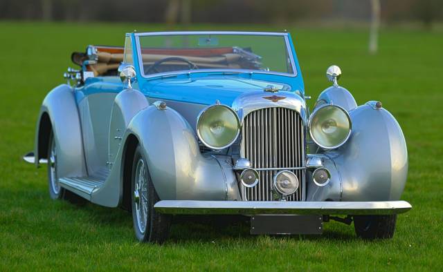 Image 1/50 de Lagonda V12 DHC (1939)
