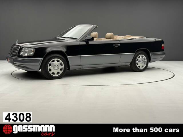 Image 1/15 of Mercedes-Benz E 320 (1995)