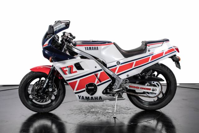 Image 1/34 de Yamaha DUMMY (1987)