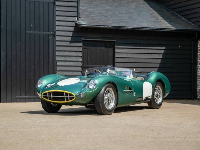 Image 1/50 de Aston Martin DBR2 (1971)