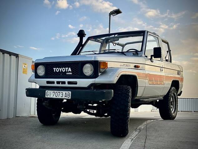 Afbeelding 1/7 van Toyota Land Cruiser LJ73 (1988)