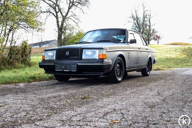 Immagine 1/41 di Volvo 244 GL D (1987)