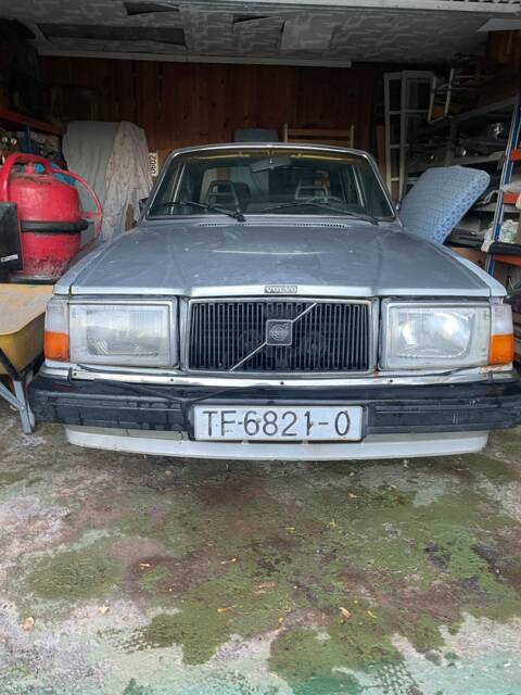 Image 1/9 de Volvo 264 (1982)