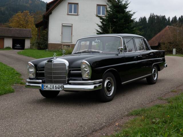 Immagine 1/8 di Mercedes-Benz 220 SE b (1964)