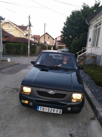 Imagen 1/5 de Zastava Yugo 65 (2004)