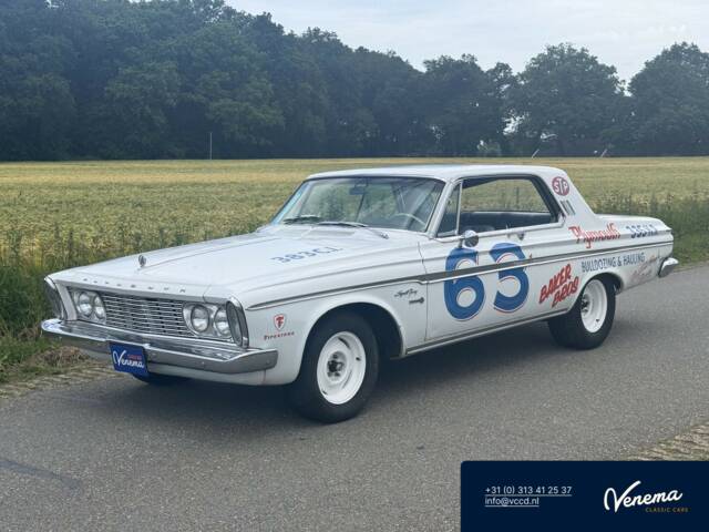 Image 1/22 of Plymouth Sport Fury (1963)