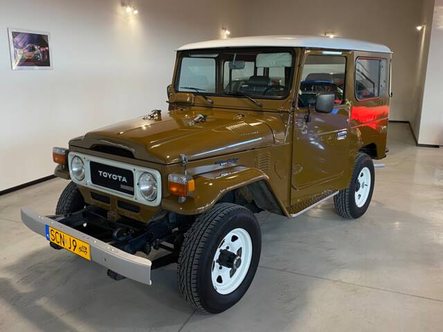 Bild 1/67 von Toyota Land Cruiser BJ 42 (1981)