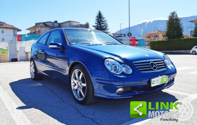 Bild 1/18 von Mercedes-Benz C 200 Kompressor Sportcoupé (2001)
