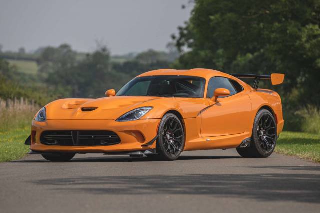 Afbeelding 1/36 van Dodge Viper SRT (2015)