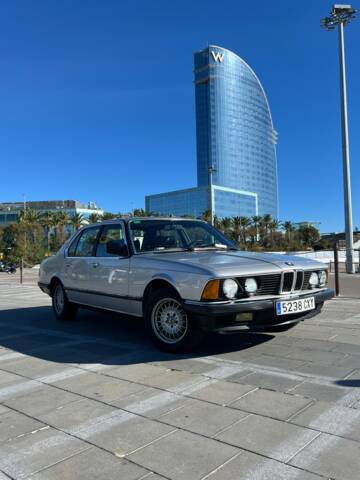 Bild 1/36 von BMW 745i (1985)