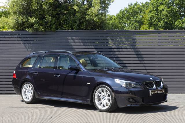 Image 1/31 of BMW 545i Touring (2005)