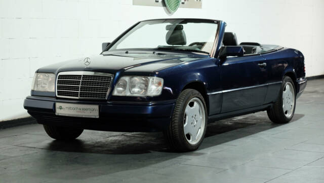 Image 1/20 of Mercedes-Benz E 220 (1996)