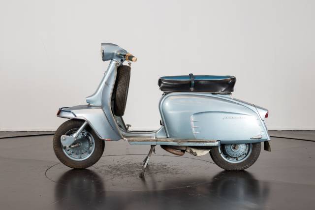 Image 1/17 of Innocenti DUMMY (1968)