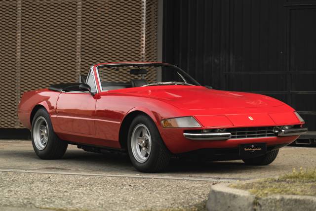 Image 1/50 de Ferrari 365 GTS/4 Daytona (1970)