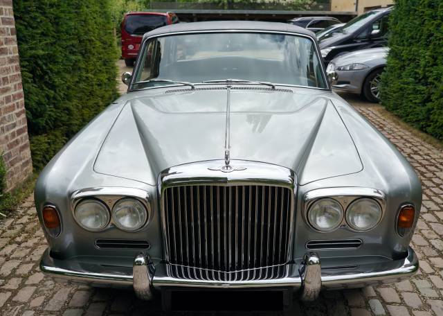 Image 1/29 of Bentley T 1 (1971)