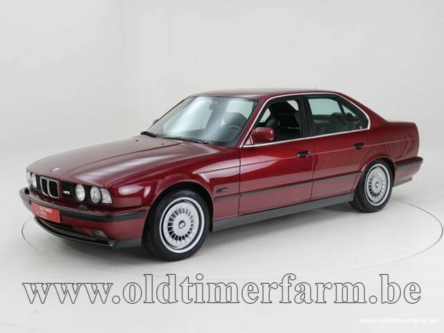 Immagine 1/2 di BMW M5 (1992)
