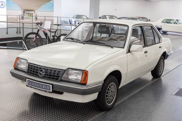 Bild 1/45 von Opel Ascona 1,6 (1986)