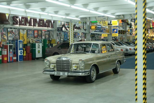 Afbeelding 1/50 van Mercedes-Benz 300 SE (1964)