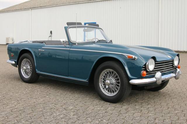 Afbeelding 1/74 van Triumph TR 250 (1968)