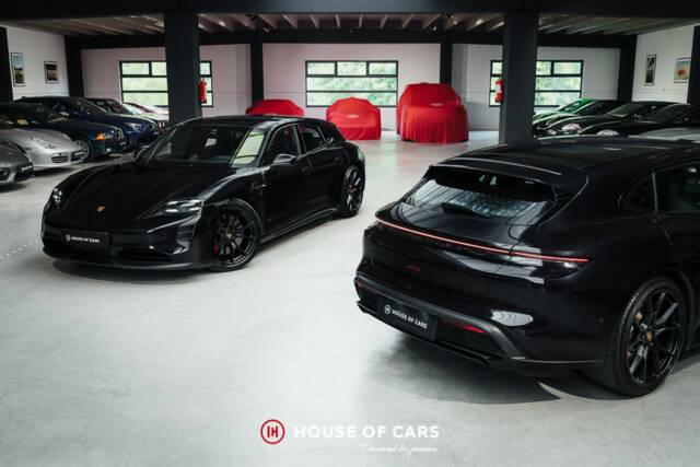 Image 1/23 of Porsche Taycan GTS Sport Turismo (2022)