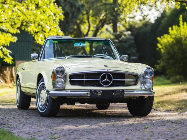 Image 1/8 of Mercedes-Benz 230 SL (1964)