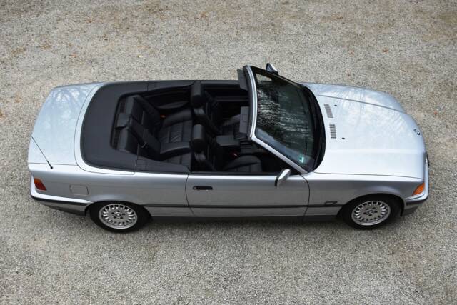 Image 1/46 of BMW 320i (1995)
