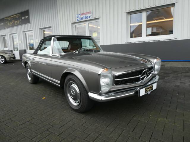 Image 1/27 of Mercedes-Benz 280 SL (1968)