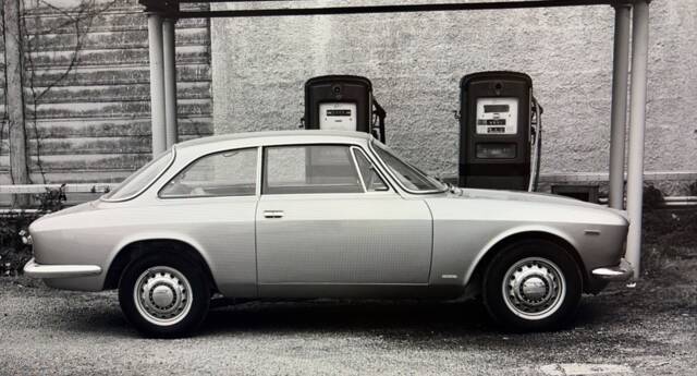Image 1/18 of Alfa Romeo Giulia GT 1300 Junior (1968)