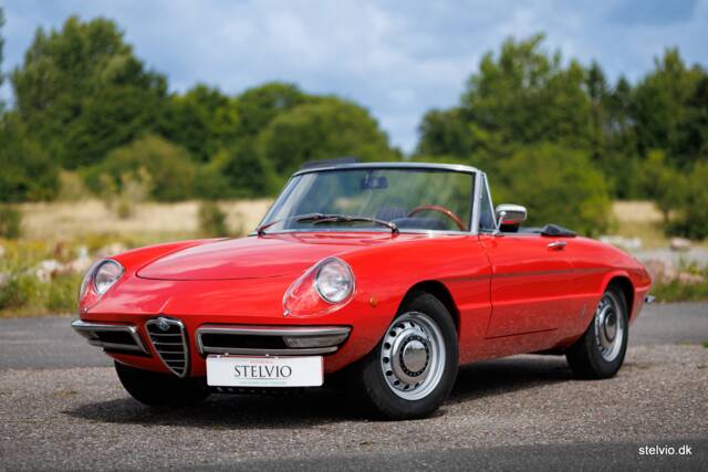 Image 1/44 of Alfa Romeo 1750 Spider Veloce (1969)