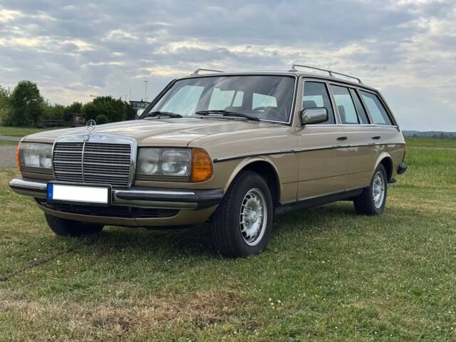 Immagine 1/13 di Mercedes-Benz 280 TE (1982)