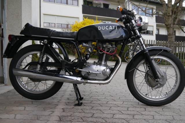 Image 1/9 of Ducati 350 Mark 3 D (1972)