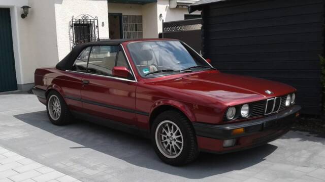 Image 1/7 of BMW 318i Touring (1992)