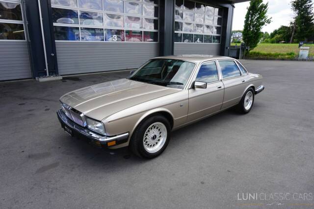 Bild 1/61 von Jaguar Sovereign 3.6 (1987)