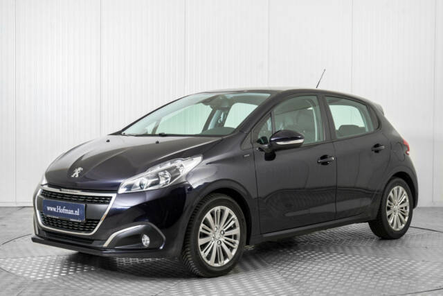 Immagine 1/50 di Peugeot 208 1.2 PureTech 82 (2019)