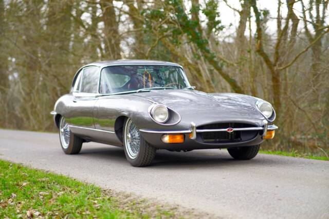 Image 1/25 of Jaguar E-Type (1969)
