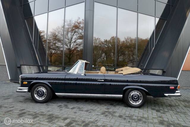 Image 1/21 of Mercedes-Benz 280 SE (1970)