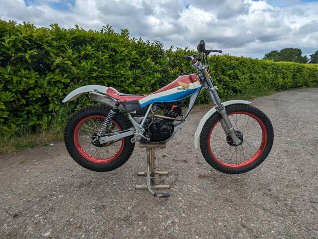 Image 1/23 de Honda DUMMY (1983)