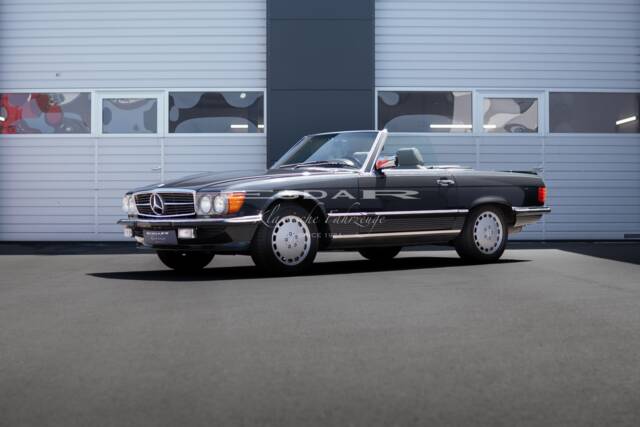 Image 1/29 of Mercedes-Benz 560 SL (1987)