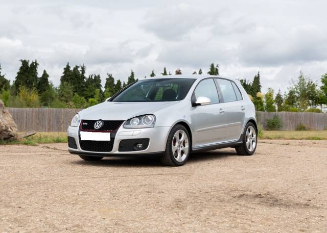 Image 1/9 of Volkswagen Golf V GTI (2006)