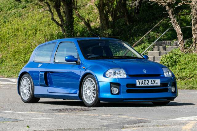 Imagen 1/34 de Renault Clio II V6 (2002)