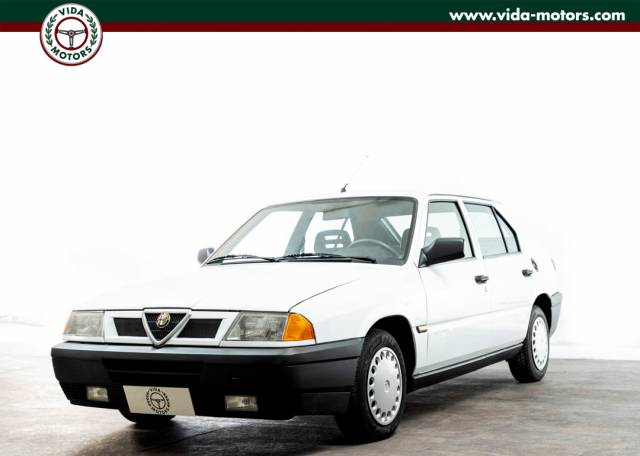 Image 1/29 de Alfa Romeo 33 - 1.3 (1990)