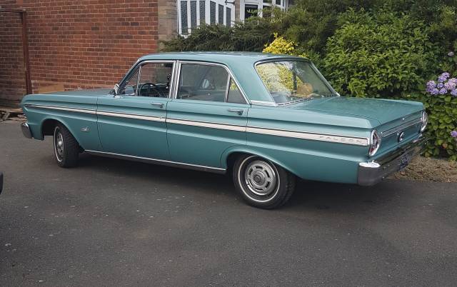 Image 1/11 of Ford Falcon Futura (1965)