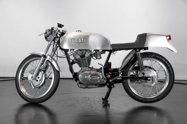 Immagine 1/22 di Ducati DUMMY (1970)