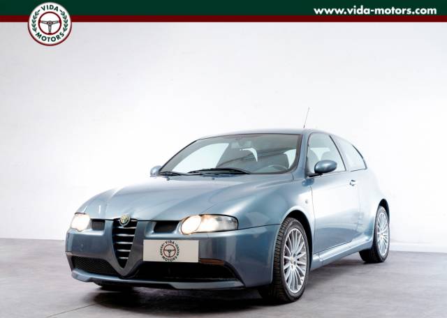 Image 1/46 de Alfa Romeo 147 3.2 GTA (2004)