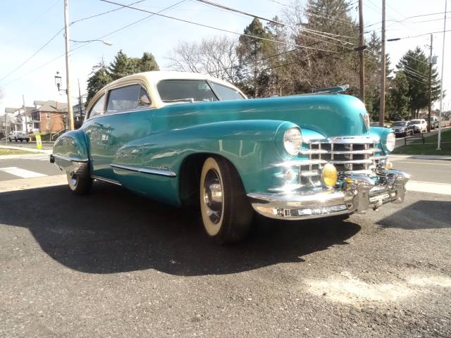 Image 1/10 of Cadillac 62 Club Coupe (1947)