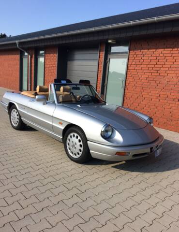 Bild 1/19 von Alfa Romeo 2.0 Spider (1990)