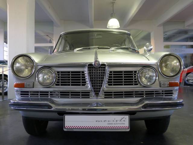 Image 1/15 de Alfa Romeo 2600 Berlina (1969)