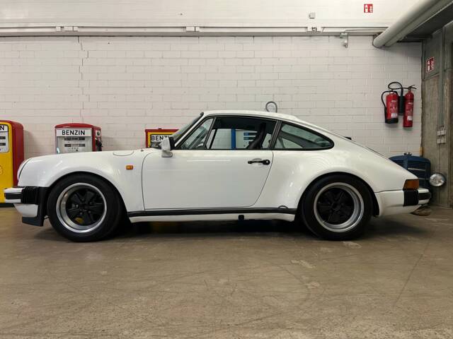 Bild 1/15 von Porsche 911 Carrera 3.2 (1988)